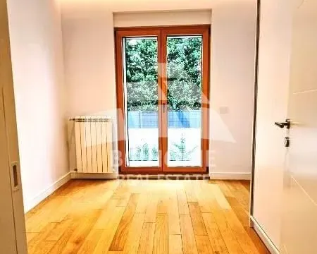 Izdavanje, kuća, 250m², Savski Venac, Beograd - image 6