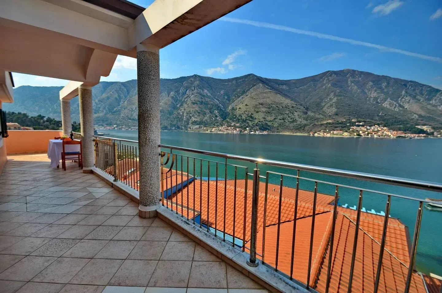 Rent, apartment, 116m², Kotor, Crna Gora