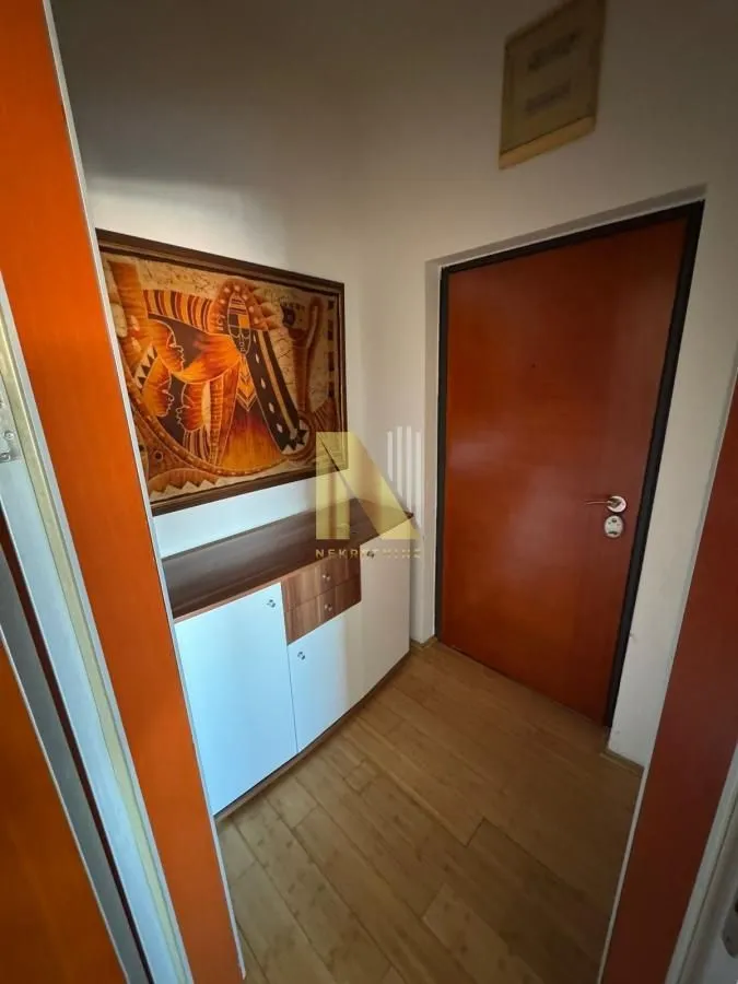 Izdavanje, dvosoban stan, 56m², Novi Sad, Srbija