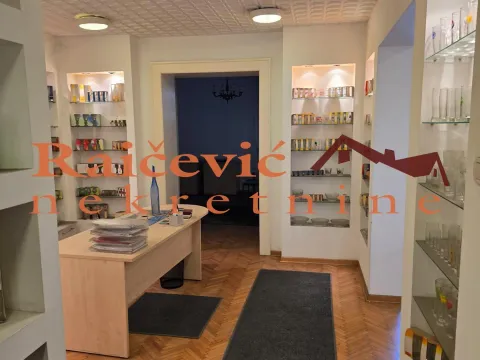 Prodaja, trosoban stan, 87m², Centar, Stara Pazova - image 2