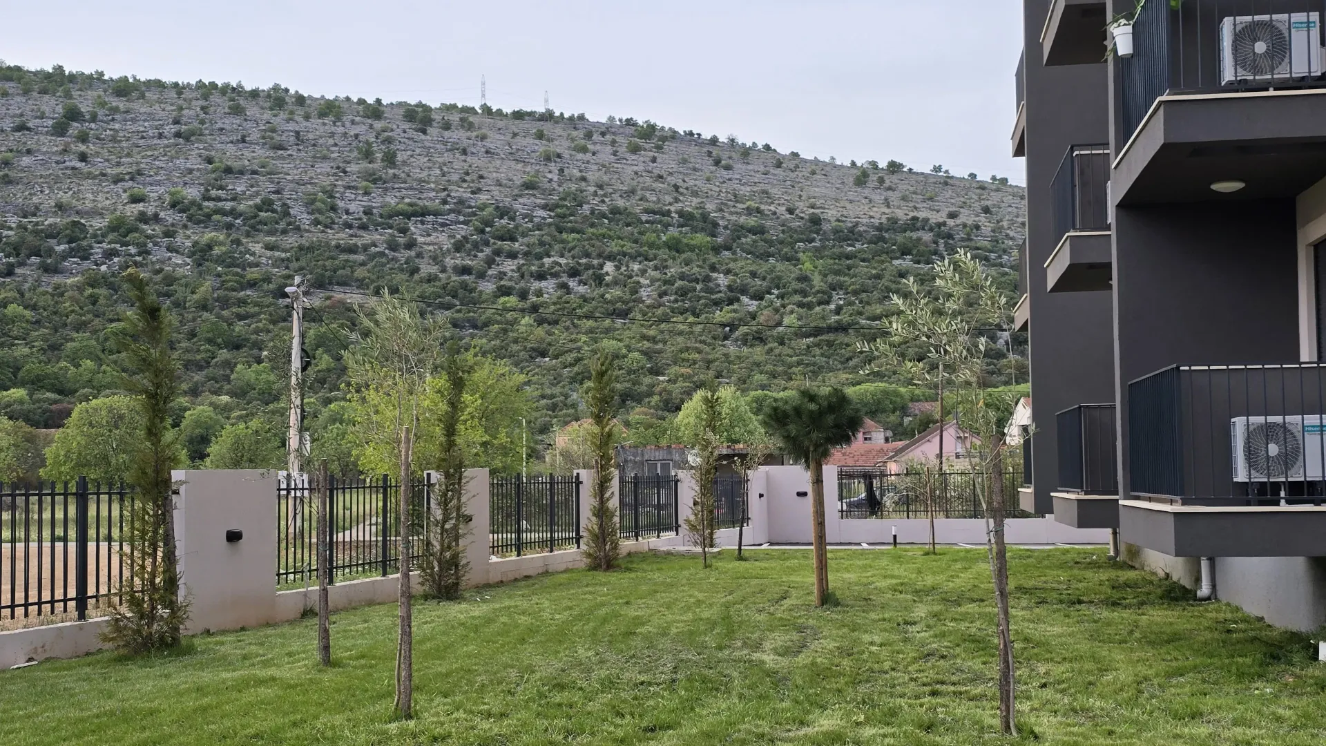 Izdavanje, jednosoban stan, 42m², Tološi, Podgorica