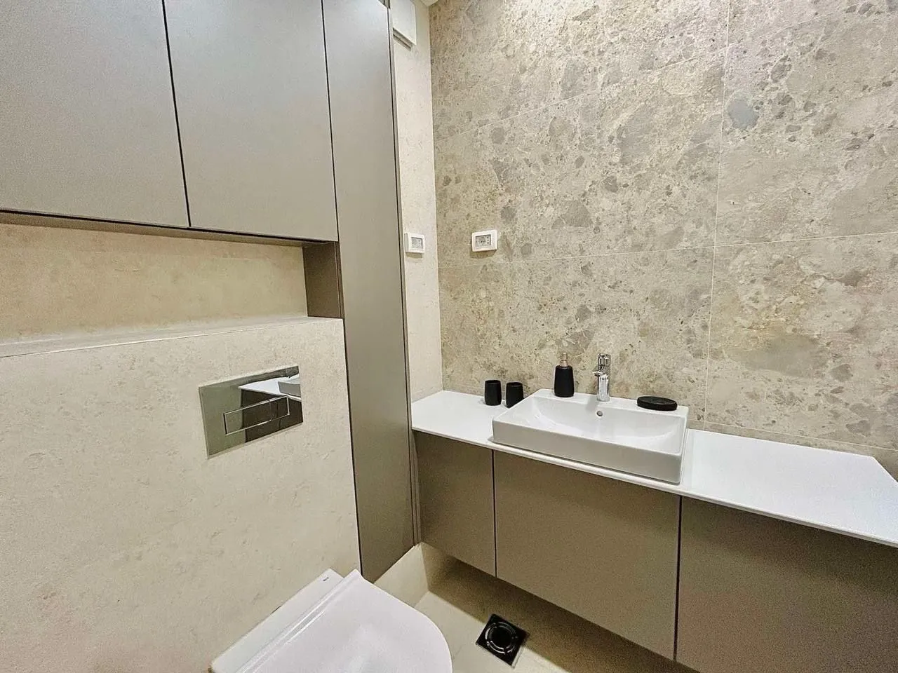 Rent, two bedroom apartment, 108m², Central Point, Podgorica