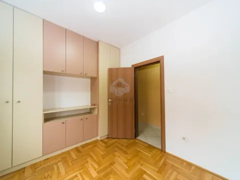 Rent, two bedroom apartment, 65m², City Kvart, Podgorica - image 10