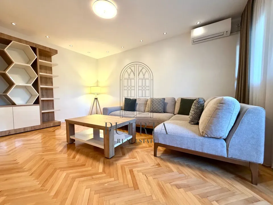 Prodaja, dvosoban stan, 72m², Baston, Podgorica