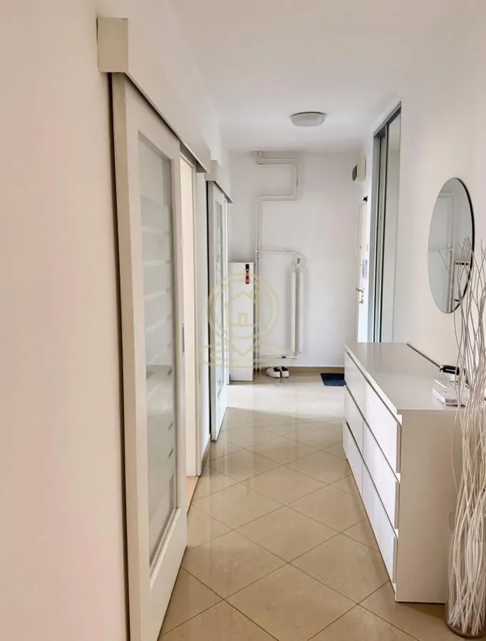 Izdavanje, dvosoban stan, 64m², Savski Venac, Beograd