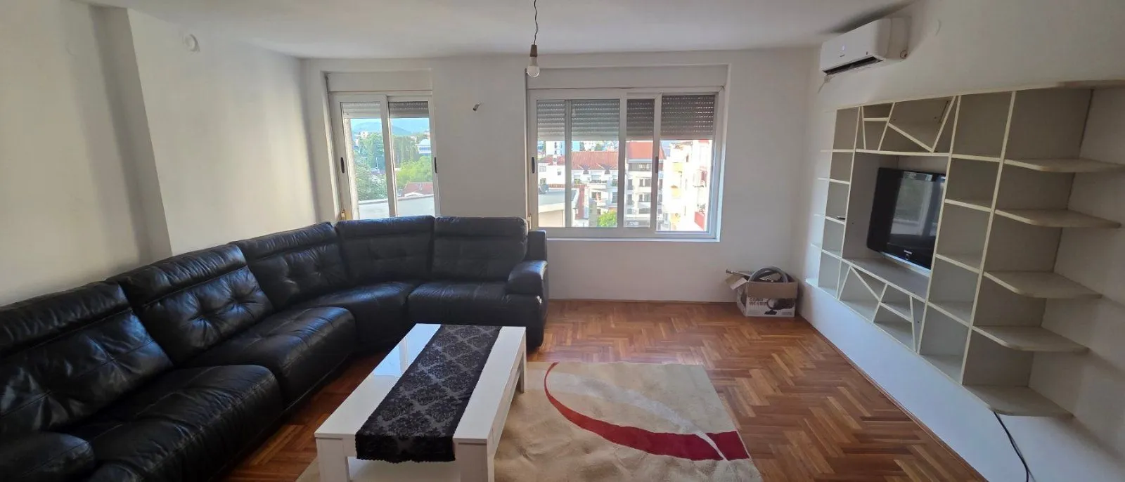 Izdavanje, dvosoban stan, 56m², Centar, Podgorica