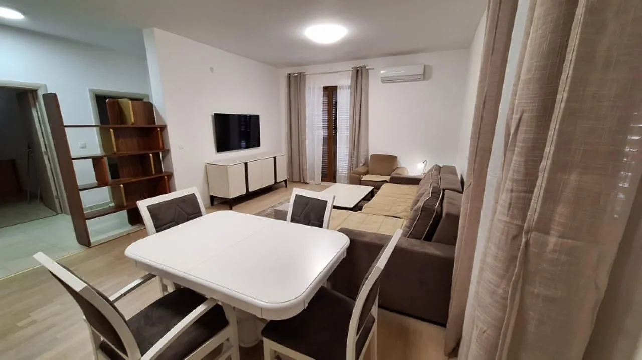 Prodaja, trosoban stan, 107m², Tivat, Crna Gora