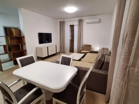Prodaja, trosoban stan, 107m², Tivat, Crna Gora - image 1