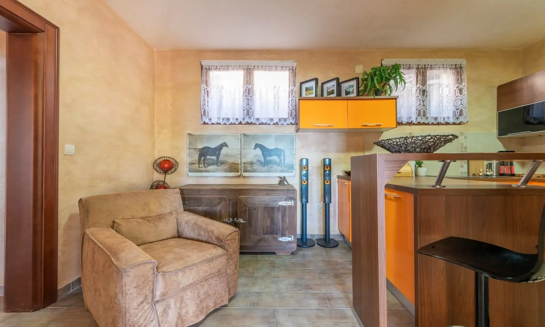 Sale, house, 280m², Markovići, Budva
