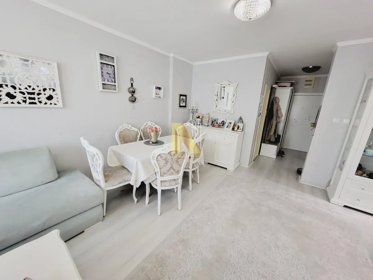 Prodaja, trosoban stan, 70m², Socijalno, Novi Sad Sve Podlokacije