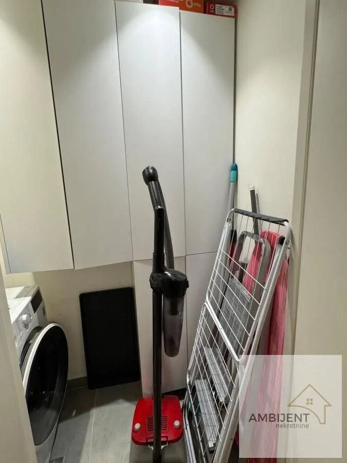 Izdavanje, jednosoban stan, 56m², Savski Venac, Beograd