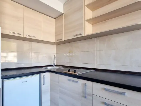 Rent, one bedroom apartment, 38m², Centar, Budva - image 4