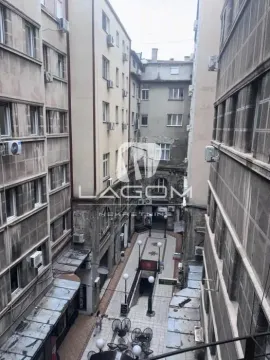 Izdavanje, trosoban stan, 89m², Stari Grad, Beograd - image 23