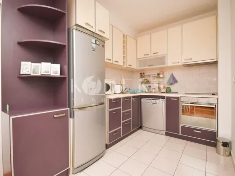 Izdavanje, jednosoban stan, 51m², City Kvart, Podgorica - image 5