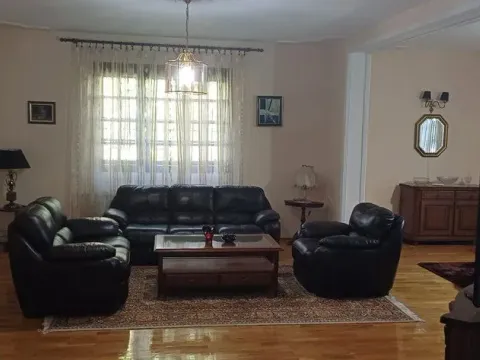 Izdavanje, kuća, 350m², Savski Venac, Beograd