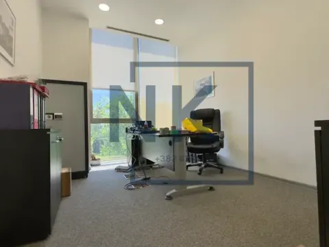 Izdavanje, poslovni prostor, 106m², Centar, Podgorica - image 3