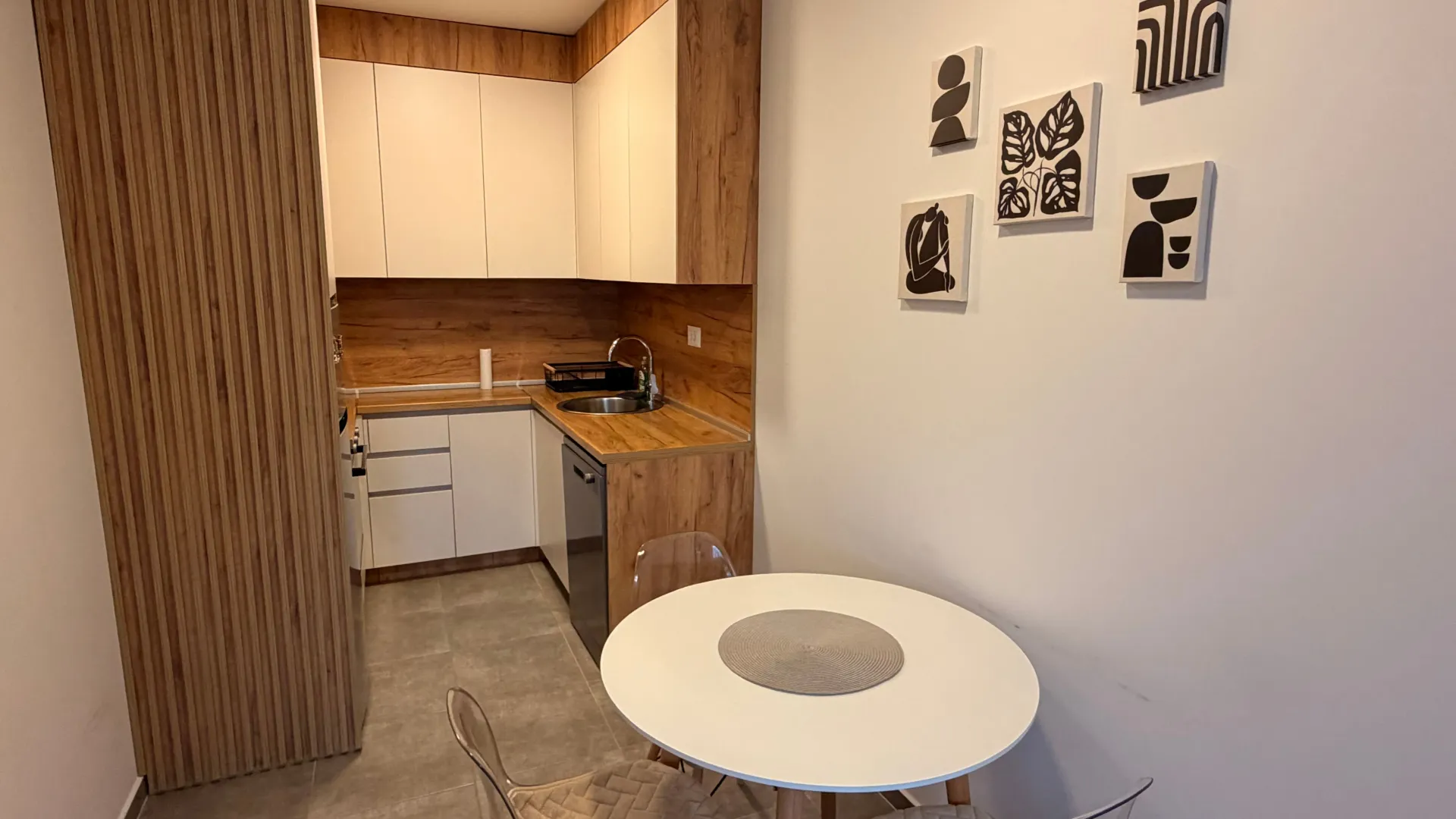 Izdavanje, jednosoban stan, 40m², Centar, Cetinje