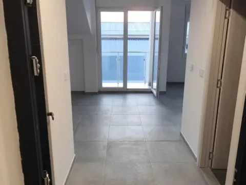 Sale, three bedroom apartment, 80m², Lipov gaj, Novi Sad Sve Podlokacije