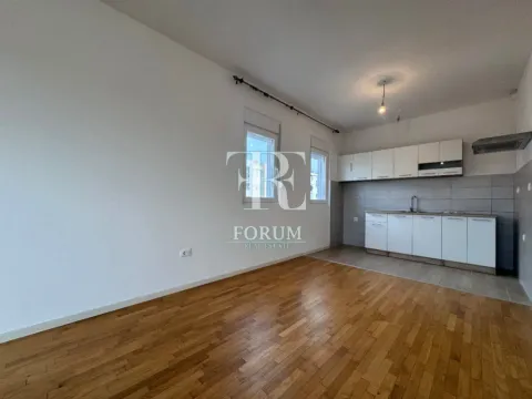 Izdavanje, dvosoban stan, 70m², Stari Aerodrom, Podgorica - image 5