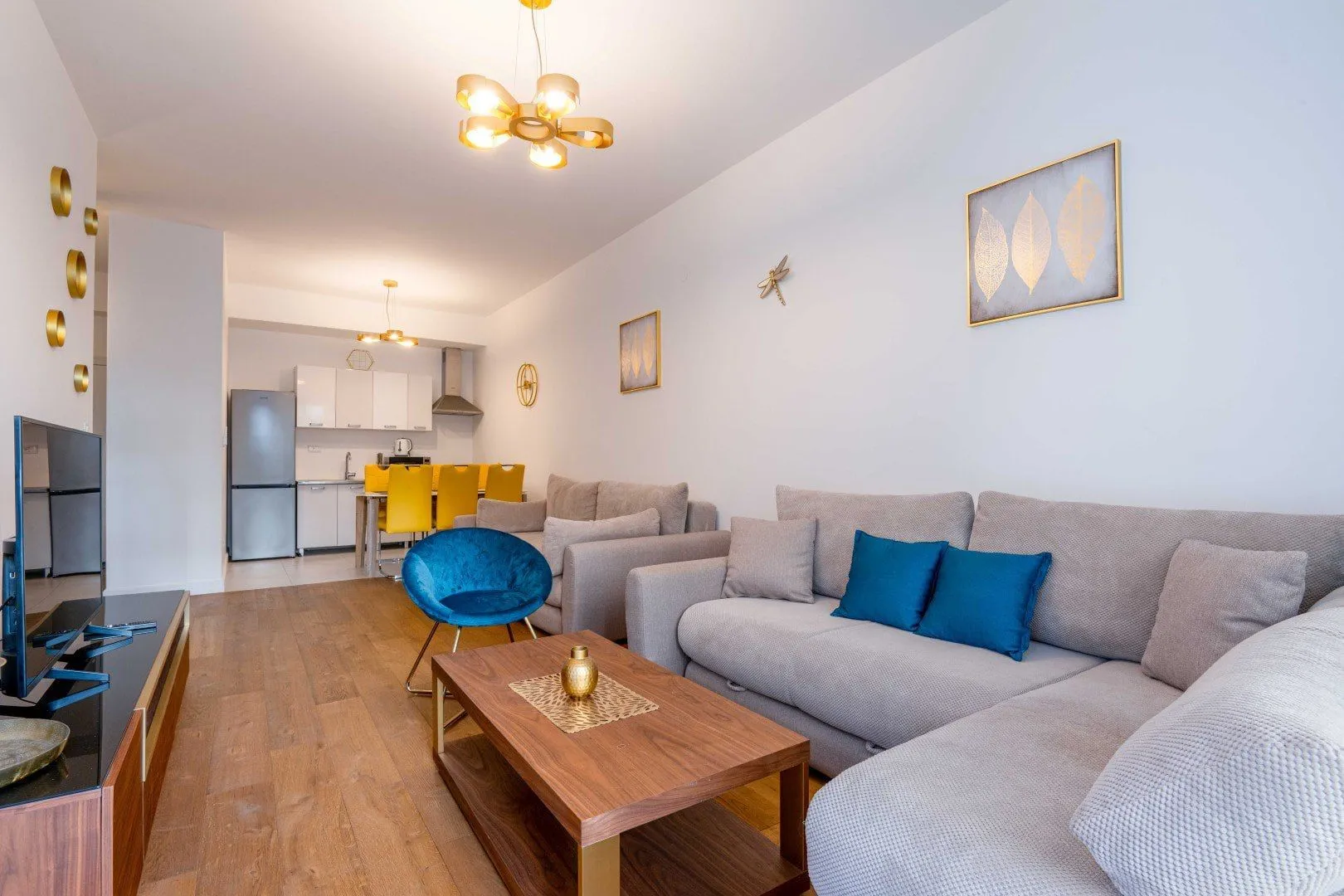 Prodaja, jednosoban stan, 65m², Centar, Bar
