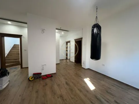 Prodaja, kuća, 226m², Sremska Kamenica, Petrovaradin - image 9