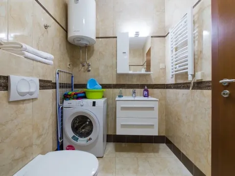 Sale, one bedroom apartment, 72m², Bečići, Budva - image 9