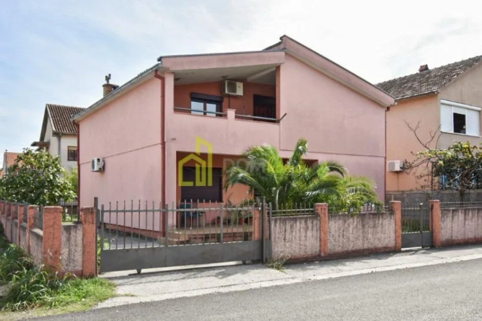 Izdavanje, kuća, 85m², Stari Aerodrom, Podgorica