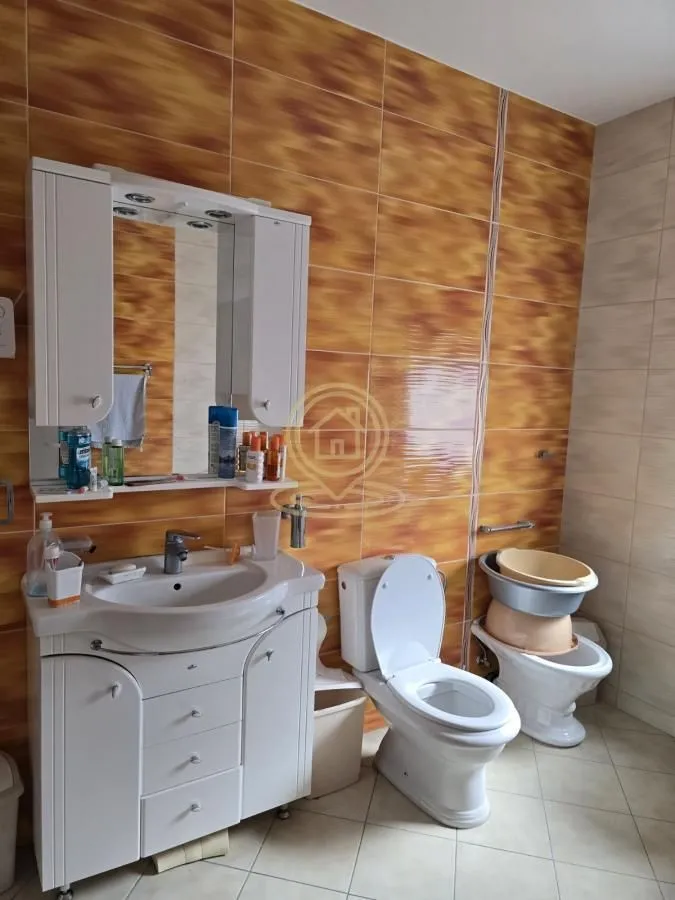 Izdavanje, dvosoban stan, 95m², Grbavica, Novi Sad Sve Podlokacije