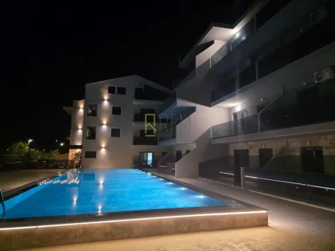 Sale, one bedroom apartment, 50m², Đenovići, Herceg Novi - image 4