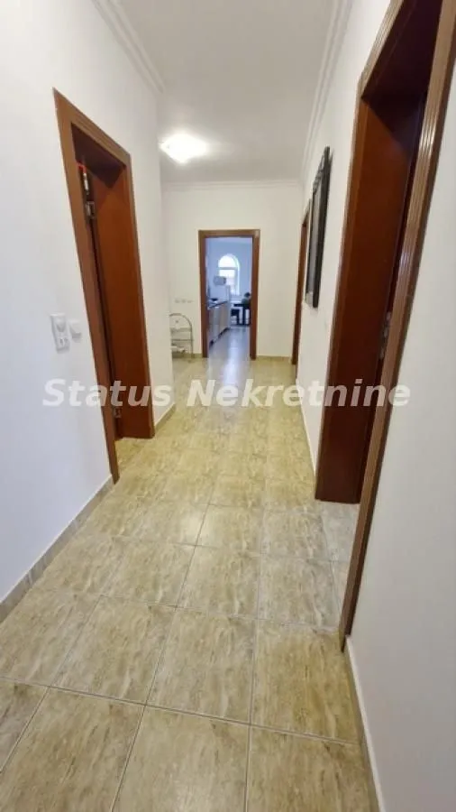 Prodaja, kuća, 338m², Sremska Kamenica, Petrovaradin
