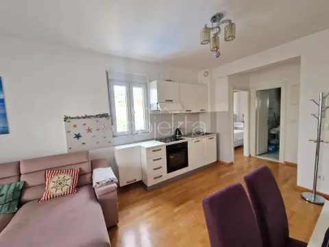 Izdavanje, stan, 40m², Tivat, Crna Gora - image 3