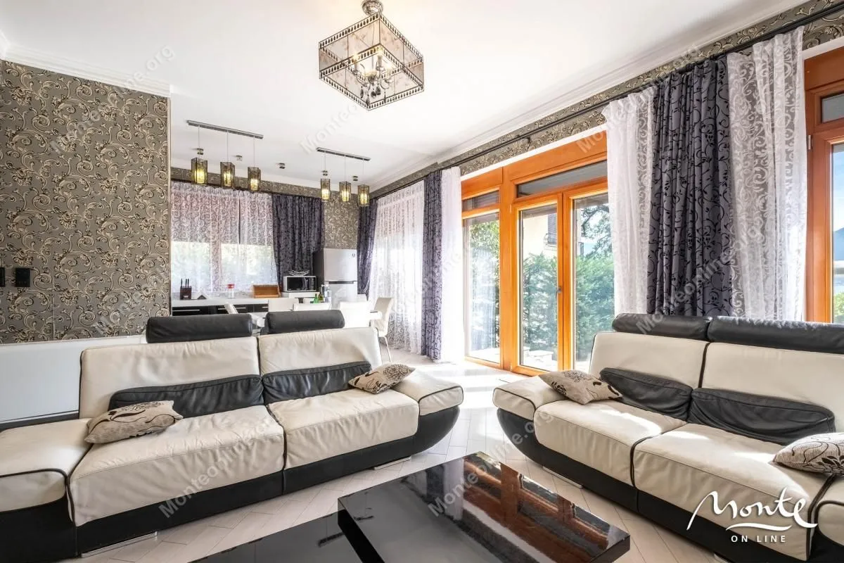 Sale, three bedroom apartment, 101m², Orahovac, Kotor