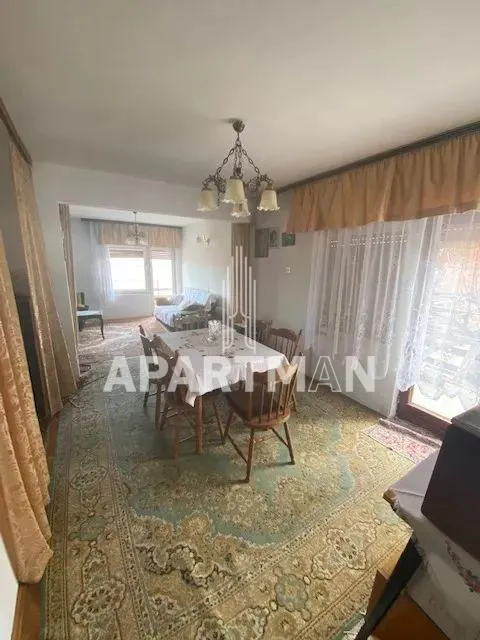 Prodaja, kuća, 330m², Centar, Topola