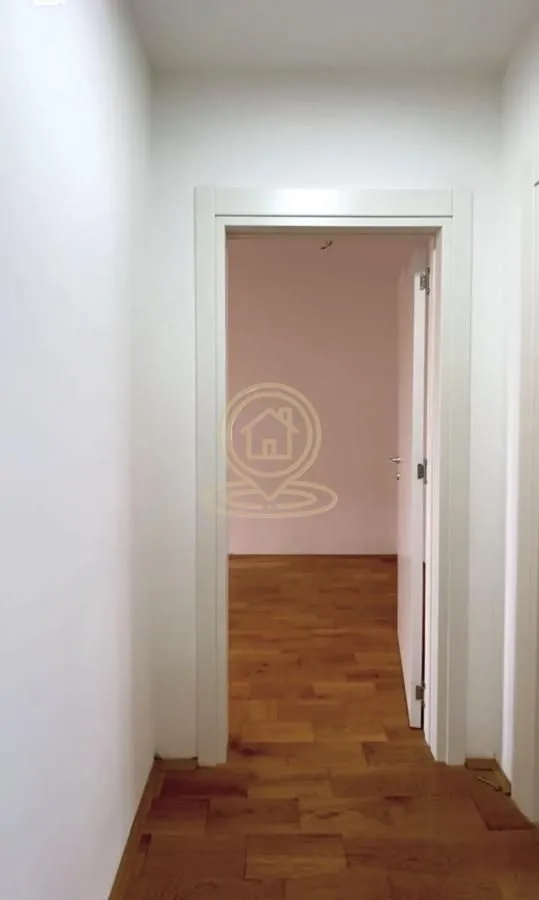 Prodaja, četvorosoban stan, 95m², Crveni Pevac, Niš