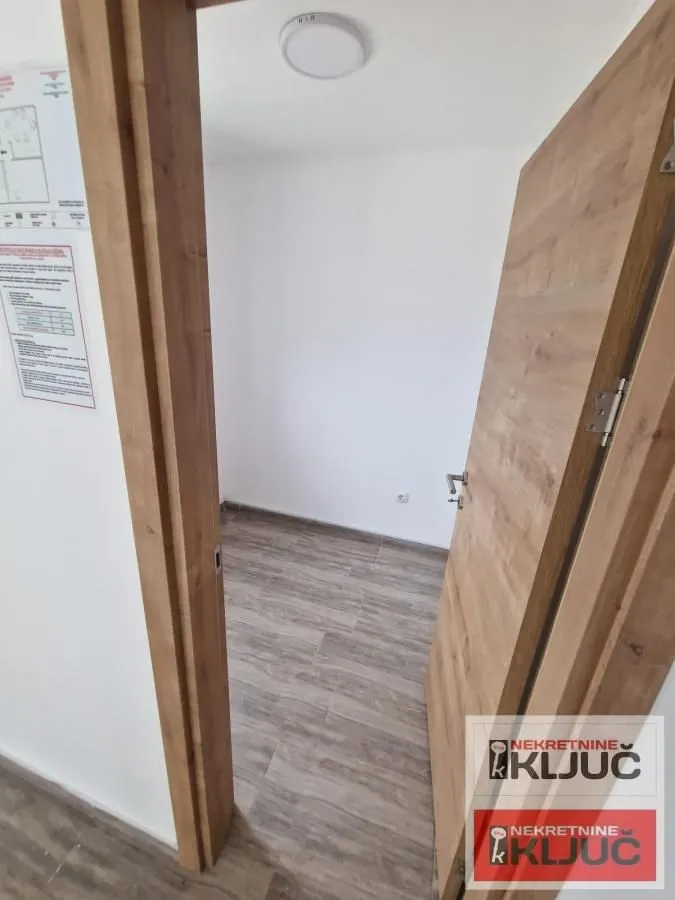 Rent, office space, 300m², Veternik, Novi Sad Sve Podlokacije