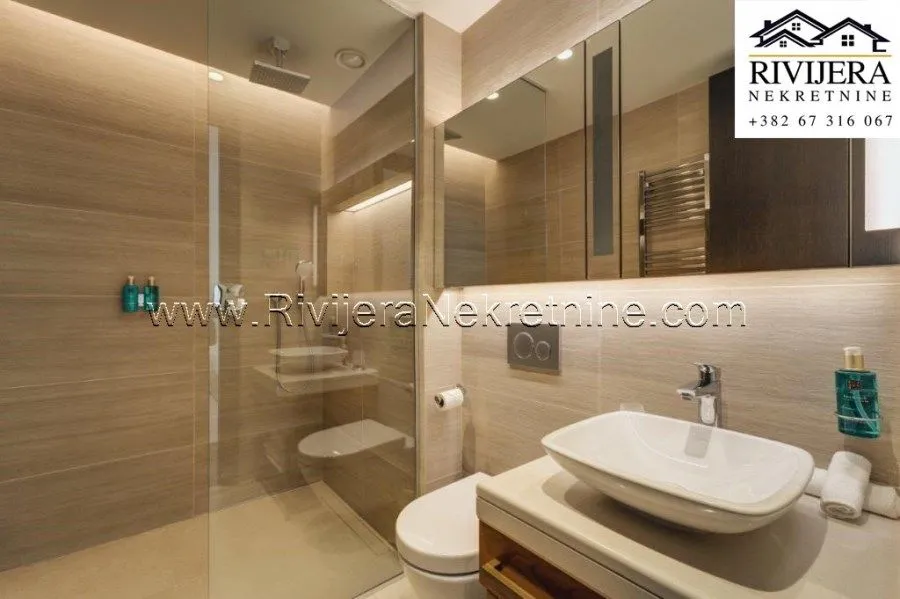 Prodaja, trosoban stan, 238m², Kumbor, Herceg Novi