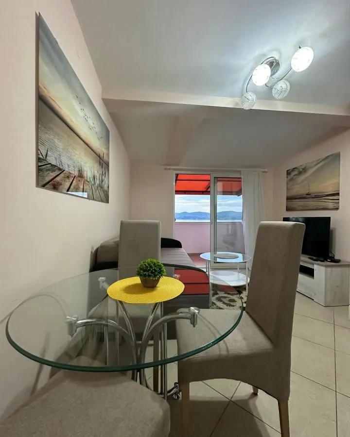Rent, one bedroom apartment, 45m², Centar, Tivat