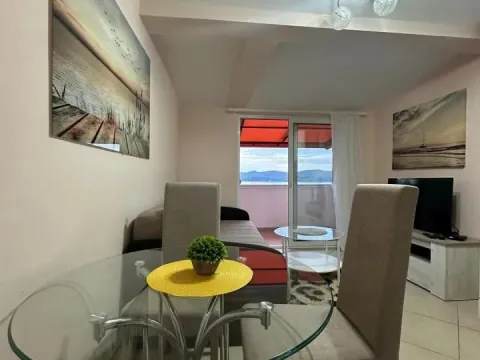 Izdavanje, jednosoban stan, 45m², Centar, Tivat - image 3