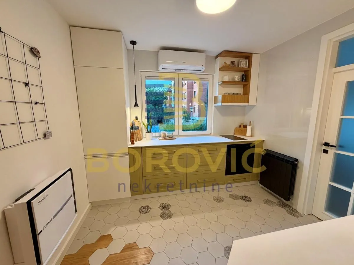 Sale, three bedroom apartment, 85m², Višnjička Banja, Palilula Sve Podlokacije