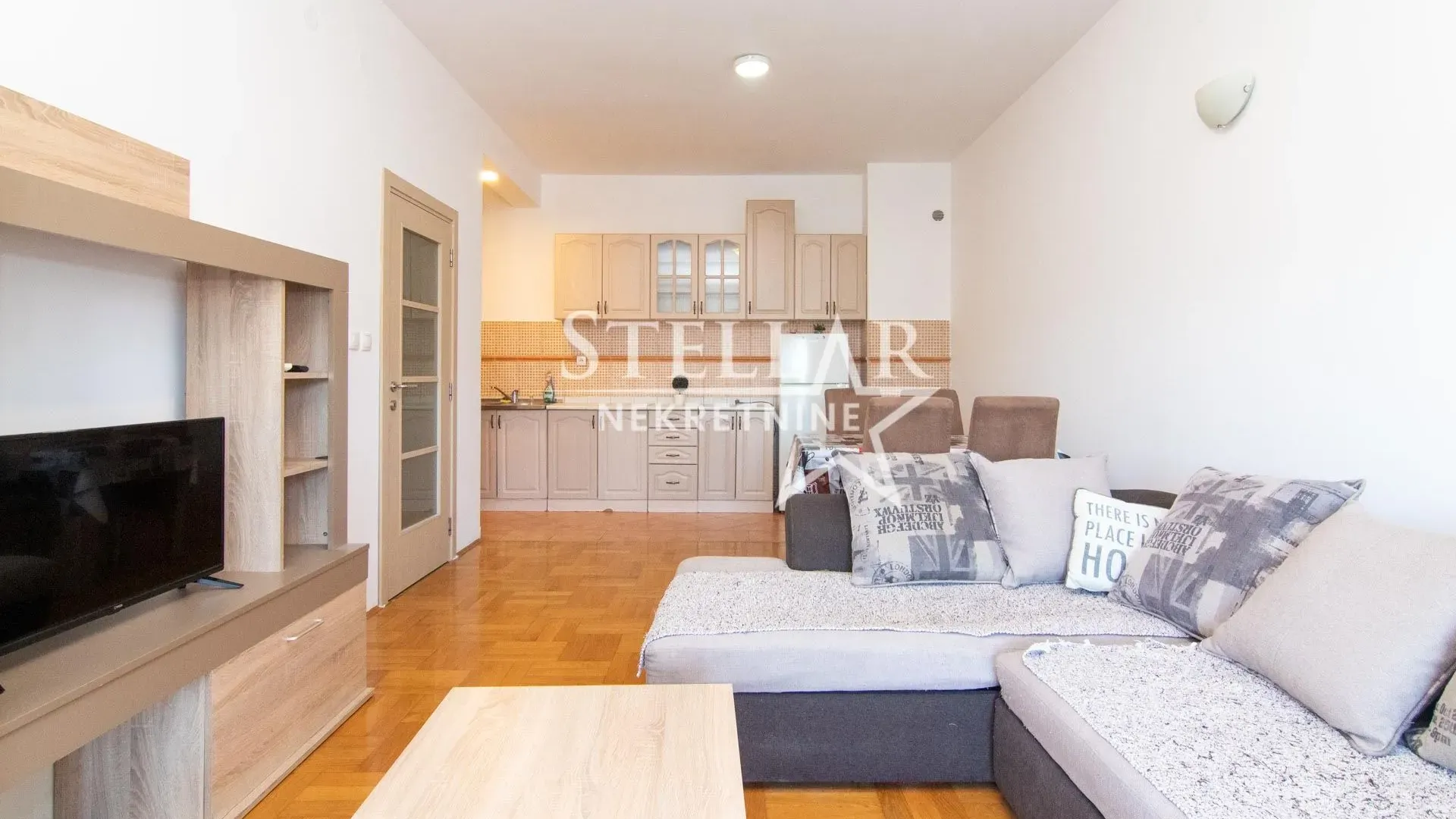 Prodaja, dvosoban stan, 70m², Stari Aerodrom, Podgorica