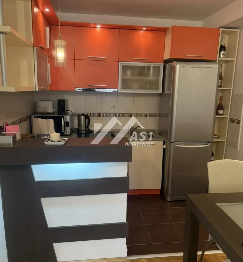 Izdavanje, jednosoban stan, 38m², Grbavica, Novi Sad Sve Podlokacije