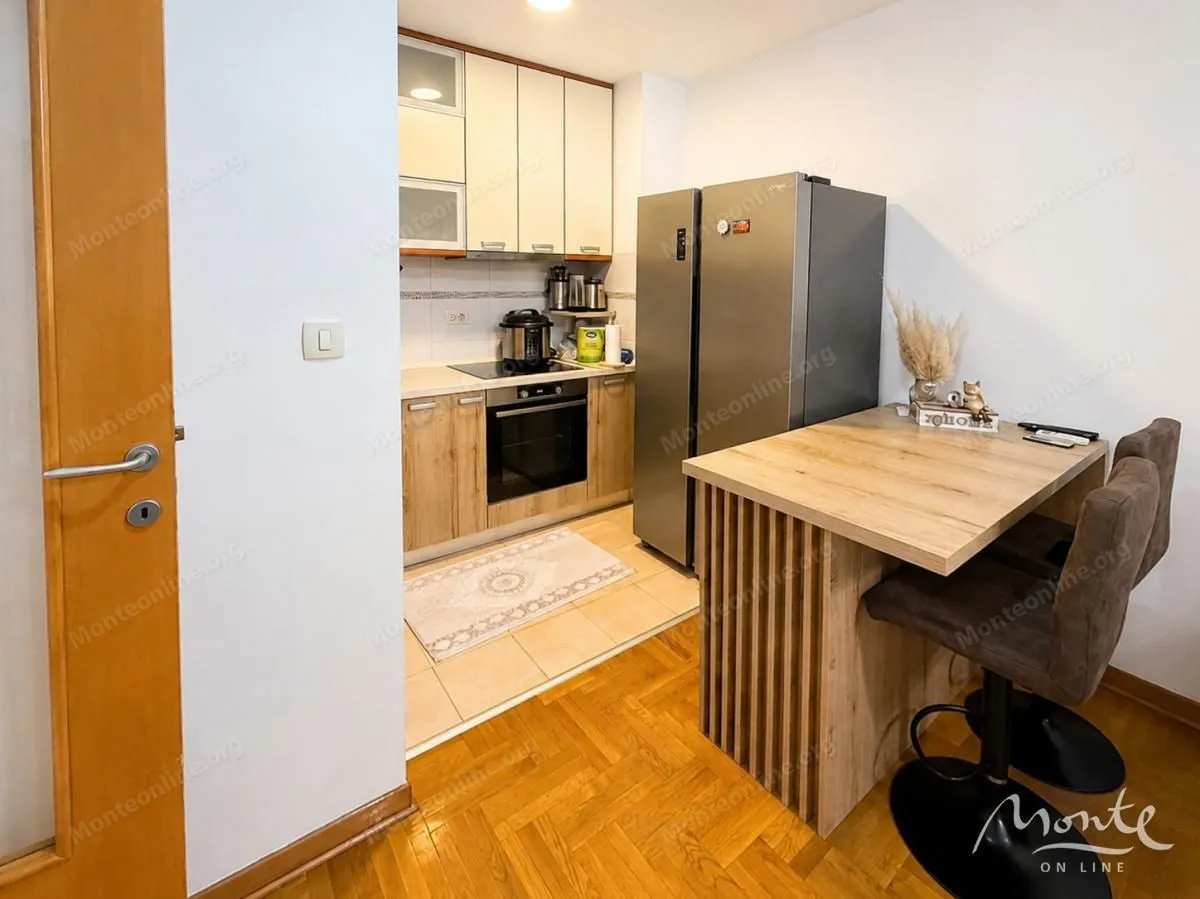 Prodaja, jednosoban stan, 42m², Stari Aerodrom, Podgorica