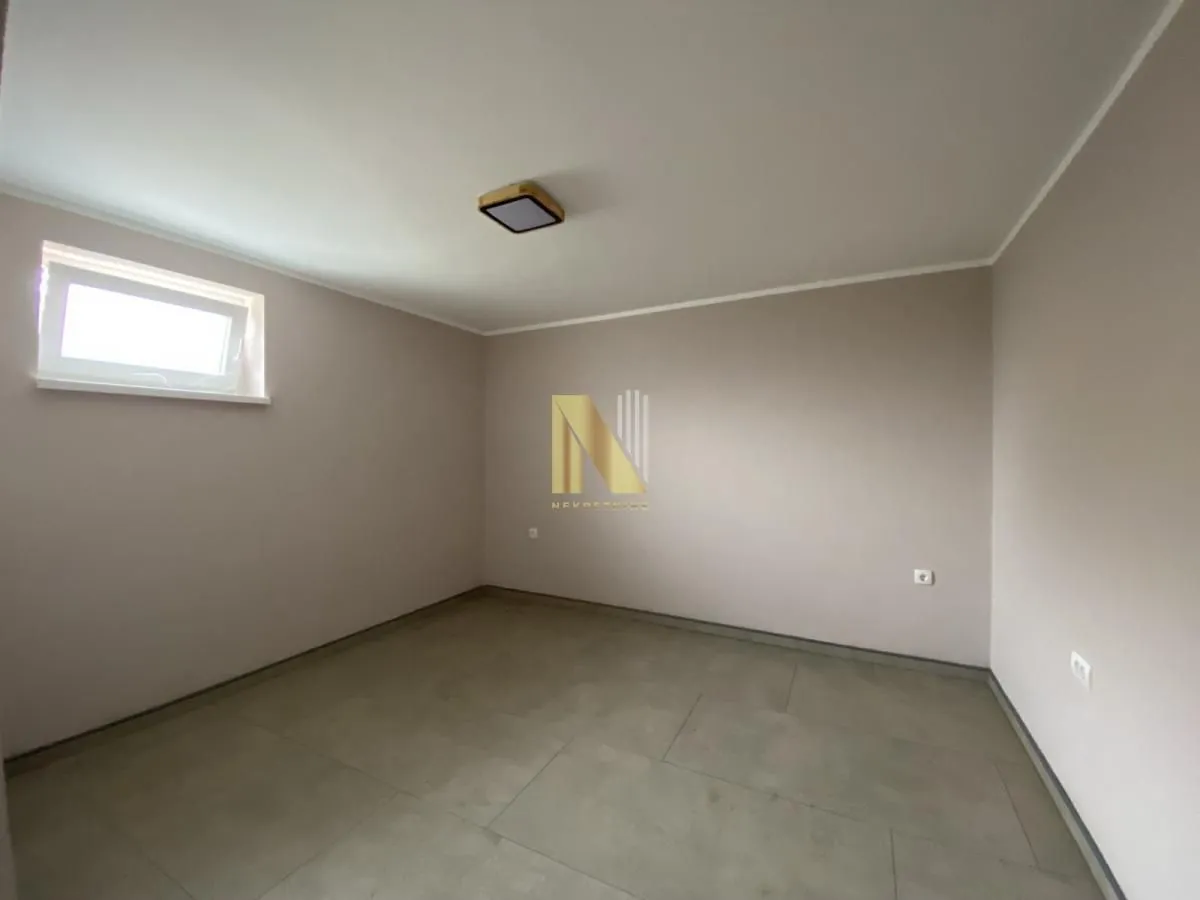 Prodaja, kuća, 260m², Veternik, Novi Sad Sve Podlokacije