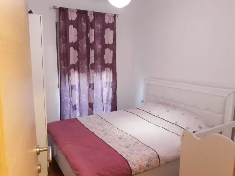 Izdavanje, jednosoban stan, 46m², Centar, Podgorica - image 3