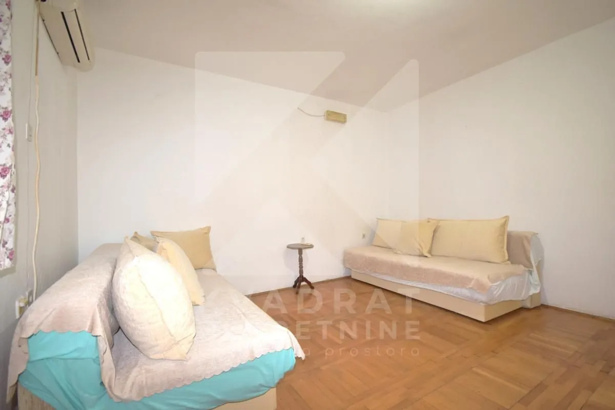 Izdavanje, dvosoban stan, 80m², Stari Aerodrom, Podgorica