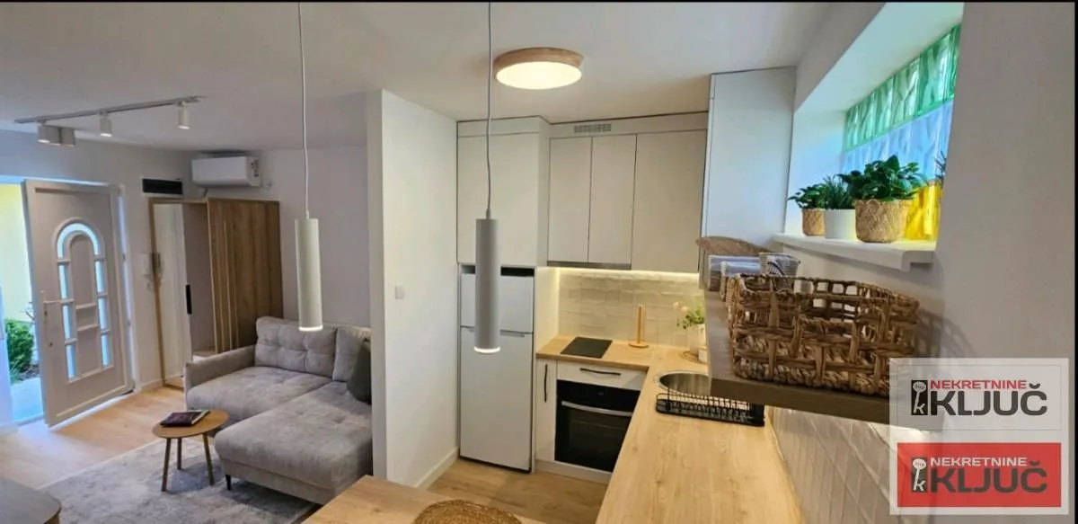 Izdavanje, jednosoban stan, 38m², Centar, Novi Sad