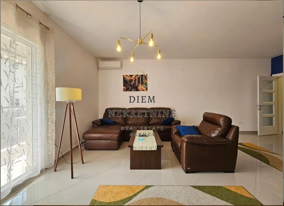 Prodaja, dvosoban stan, 78m², Šušanj, Bar