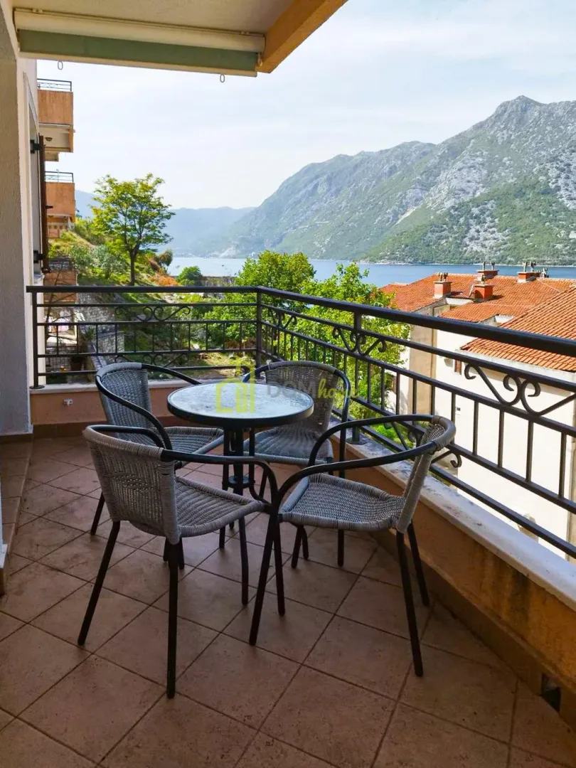 Rent, two bedroom apartment, 72m², Kotor, Crna Gora