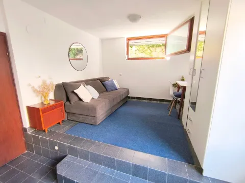Izdavanje, garsonjera, 25m², Lazi, Budva - image 7