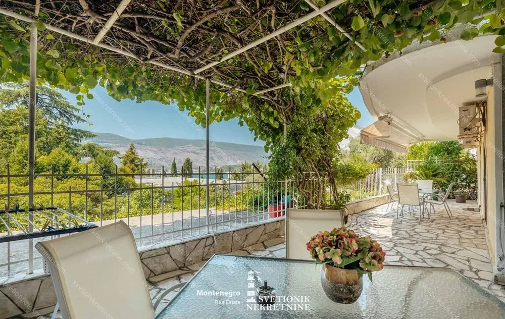 Prodaja, trosoban stan, 178m², Topla, Herceg Novi